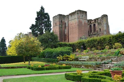 Kenilworth Castle: Exploring the Ruins