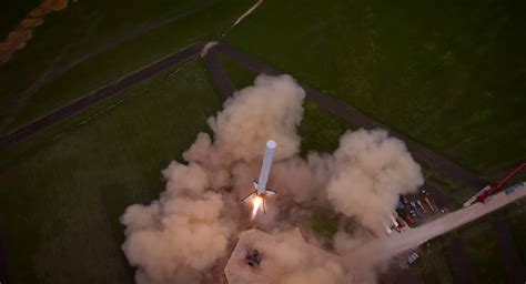 Photos: SpaceX's Amazing Falcon 9 Reusable Rocket Prototype in Pictures ...