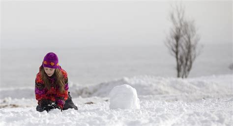 Building a Snowman | Building a snowman this winter in tempe… | Flickr