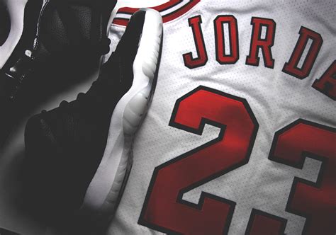 Celebrate Chicago Bulls 72-10 Season with Michael Jordan's 1996 Finals ...