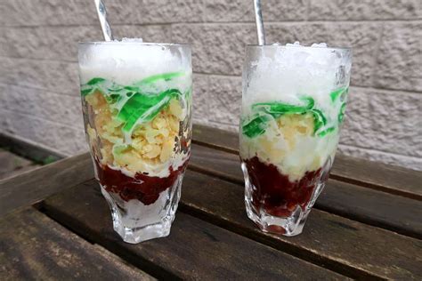 The 14 Most Delightful Popular Vietnamese Desserts To Indulge In