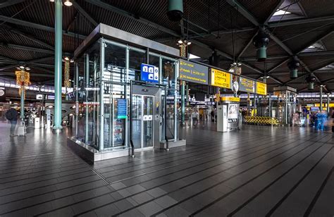 Schiphol | Lifts and stairs at Schiphol Airport train station to be renewed