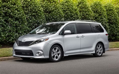 2017 Toyota Sienna: Family First - The Car Guide