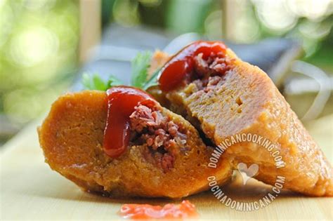 Pasteles en Hoja Recipe (Dominican Plantain & Beef Pockets)