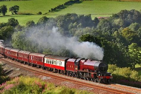 The Royal locomotive to steam back into service on Queen's 90th ...