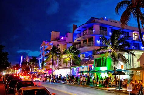 Ocean Drive in Miami - Miami’s Most Famous Beachfront Strip – Go Guides