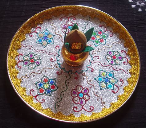 Easy Crafts - Explore your creativity: Aarti plate designs