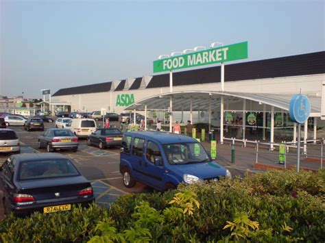 Asda, Dagenham © Danny P Robinson :: Geograph Britain and Ireland