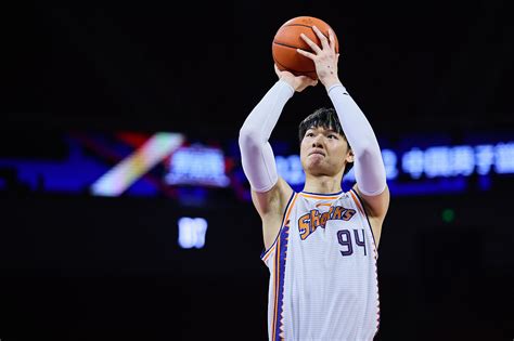 Chinese star center Wang Zhelin: I always aim for the CBA Championship - CGTN