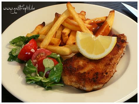 Schniposa – Schnitzel, Pommes, Salat – gastrophil