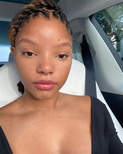 HALLE BAILEY – Instagram Photos 08/29/2022 – HawtCelebs