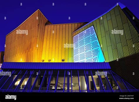 berlin Philharmonie concert hall architecture The home of The Berlin Philharmonic Orchestra ...