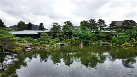 The Japanese Gardens of Heian Jingu Shrine : Kyoto | Visions of Travel