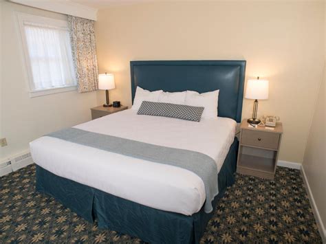 Rooms at the Middlebury Inn | inc Standard, Luxury & Suites