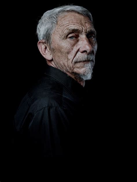 Laurent Godefroy - Black background portraits | LensCulture