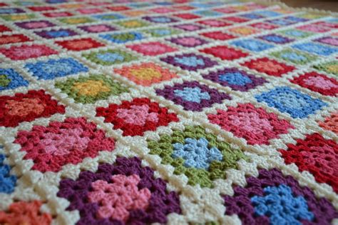 Tadpegs: Crochet Granny Squares Soduku Blanket