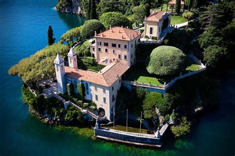 "James Bond" & Villa Balbianello gardens by boat with Captain