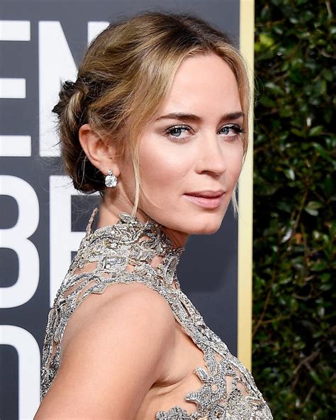 Emily Blunt's Makeup from Golden Globes 2019: Best Beauty on the Red ...