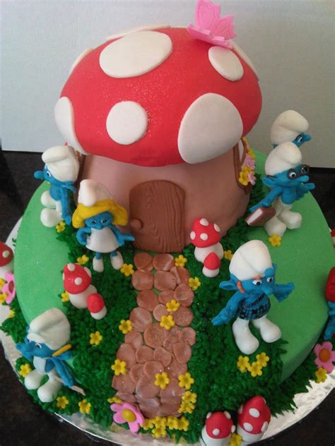 Welcome to Just Iced: Smurf cake with mushroom house!