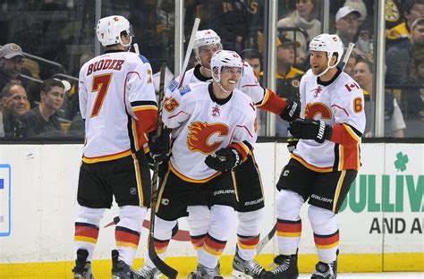 Calgary Flames: Twitter Reacts To Sam Bennett's Weird Hack