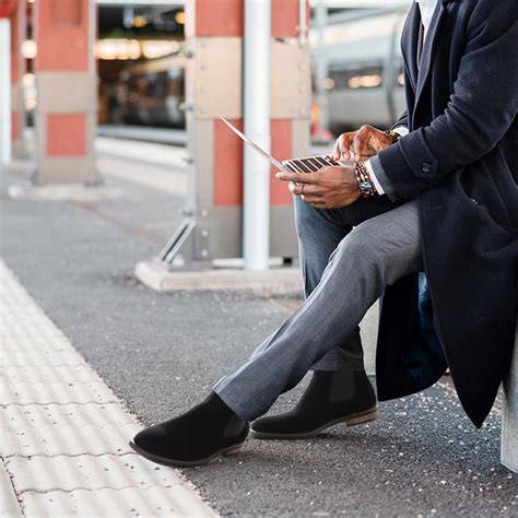 A Style Guide To Men’s Chelsea Boots Outfit