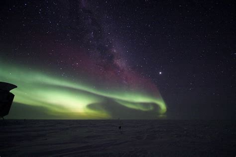 Multimedia Gallery - Aurora Australis at South Pole | NSF - National Science Foundation