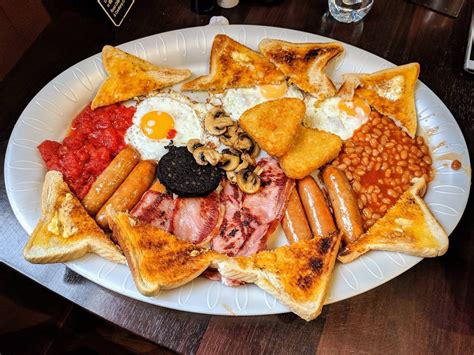 I didn't realise how large the large breakfast at Riveresque actually is until it arrived : Leeds