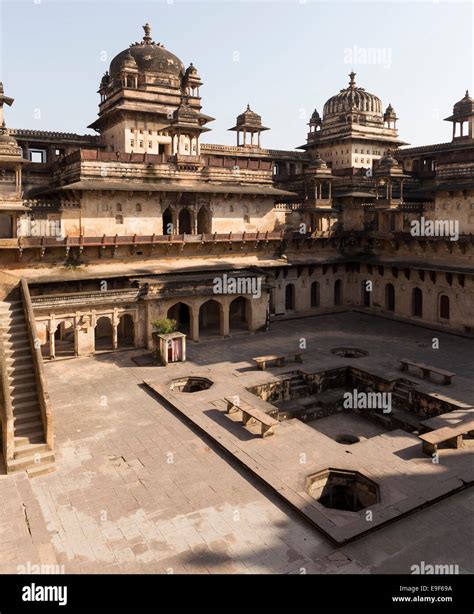 Jahangir Mahal, Orchha, India Stock Photo - Alamy