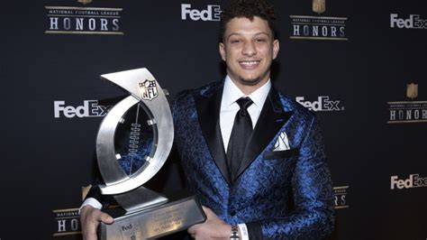 Patrick Mahomes is Good at Basketball Too - Sports Gossip