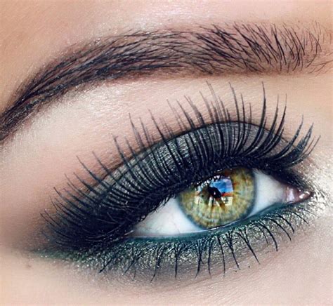 Jade green shimmery shadow and eyeliner | Dramatic eye makeup, Eye makeup tutorial, Eye makeup