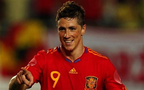 Interesting Wallpapers: Fernando Torres, the Spanish Football Player who Plays for Chelsea FC now