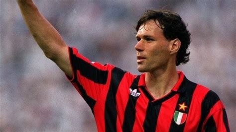 Watch Van Basten's bicycle kick | UEFA Champions League 2014/15 | UEFA.com