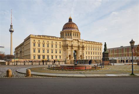 Il Palazzo di Berlino riapre i battenti e recupera lo stile barocco ...