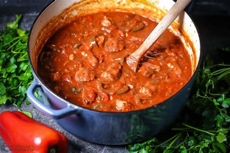 HEARTY VEAL STEW WITH RED WINE AND SWEET PEPPERS Recipe