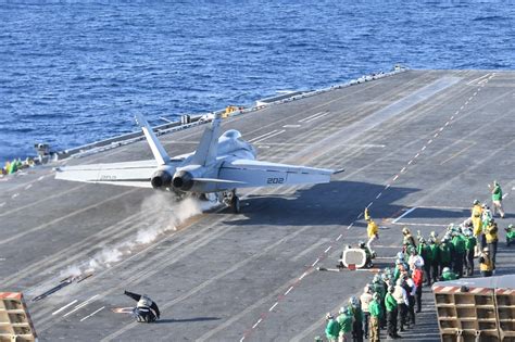 DVIDS - Images - USS Nimitz (CVN 68) conducts flight operations