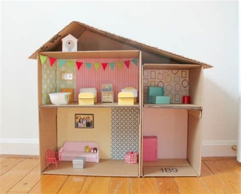 Karton babaház | Barbie house furniture, Cardboard house, Cardboard ...
