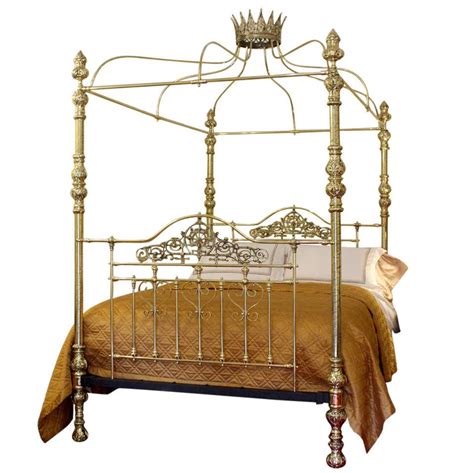 Antique Victorian Canopy Bed - For Sale on 1stDibs