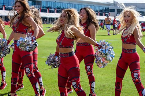 Buccaneers Cheerleaders At Training Camp – Ultimate Cheerleaders