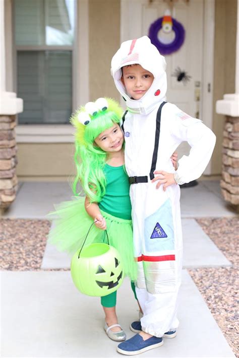 Halloween: Martian and Astronaut Sibling Costumes - See Vanessa Craft