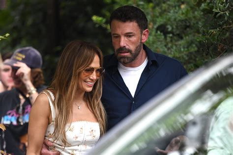 Ben Affleck, Jennifer Lopez Flaunt Rare PDA Amid Divorce Rumors