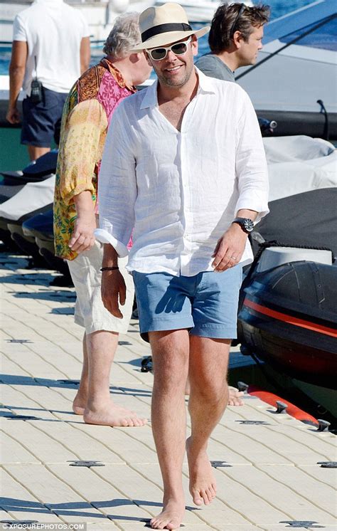 Rupert Murdoch sons James and Lachlan help father aboard boat in Mykonos | Daily Mail Online