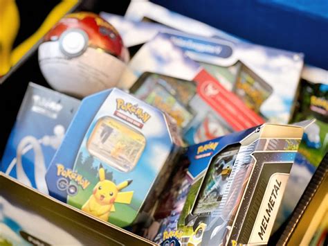 Pokemon Go Just Got A TCG Set and It's Stunning - CNET