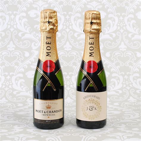 Mini Champagne Labels: A Guide to Choosing the Right Label Size