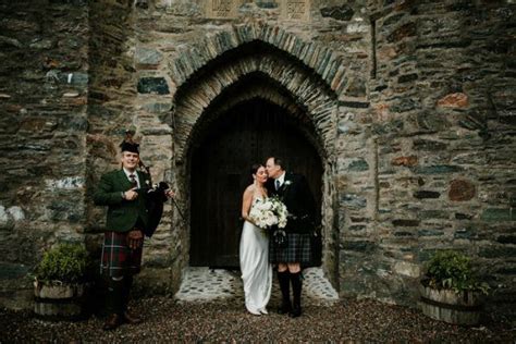 Exceptionally Chic Isle of Skye Wedding at Eilean Donan Castle | Junebug Weddings