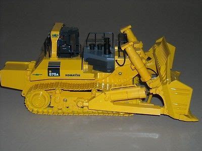 Rare 1/50 Komatsu D575A-3 SD Mining Bulldozer, Kyosho Radio Controlled Dozer | #504173123