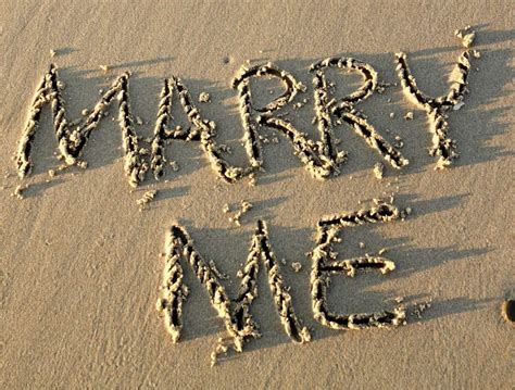 10 Romantic Beach Proposal Ideas - DR Blog