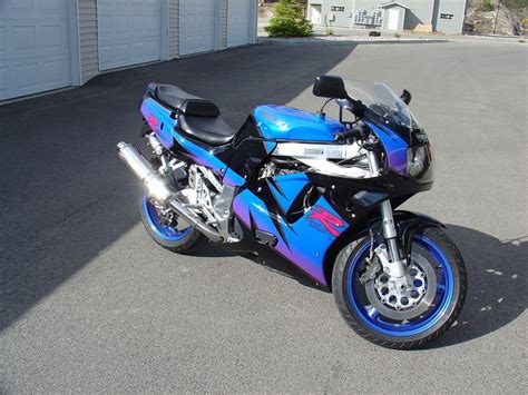 SUZUKI GSX-R 600 specs - 1992, 1993, 1994, 1995, 1996 - autoevolution