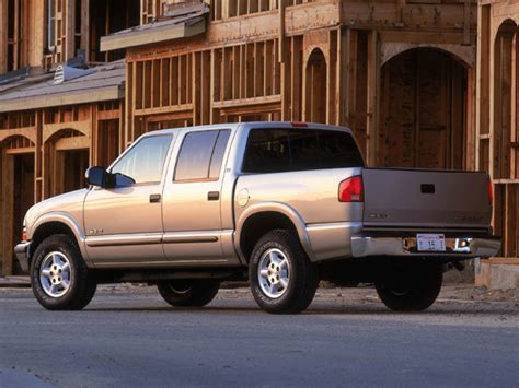 2004 Chevrolet S-10 - Specs, Prices, MPG, Reviews & Photos | Cars.com