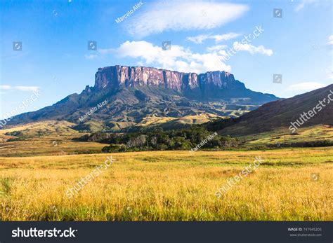 Monte Roraima en Venezuela, Sudamérica. Foto de stock 747945205 ...