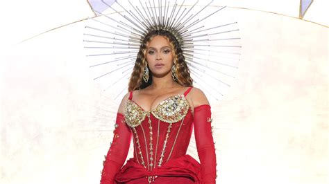 5 Fashion Designer Tips For Preparing Your Renaissance Tour 'Fit (Only The Best For Beyoncé)